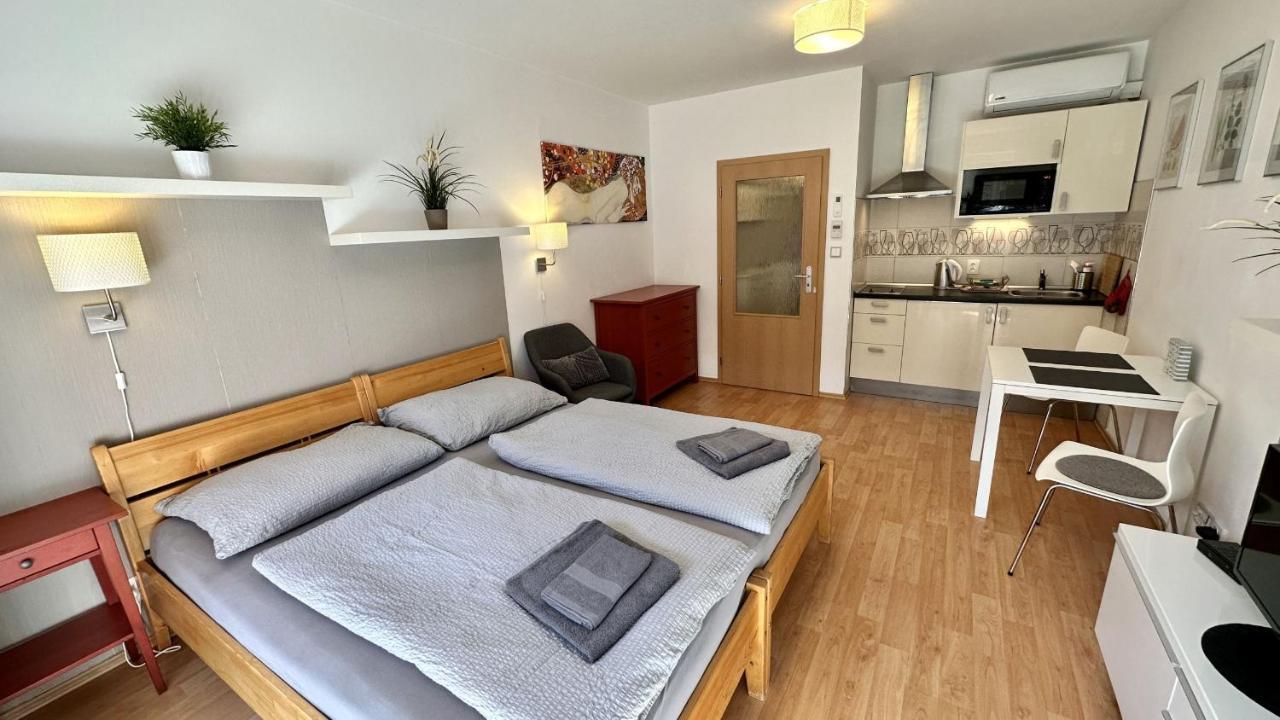 Ubytování Třeboň - apartmány Rožmberk, Svět a Baštýř Exteriér fotografie